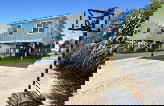 Foto 1 - Bungalow by the Beach For 9!