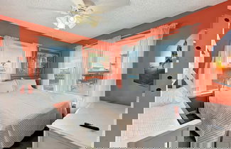 Foto 3 - Bungalow by the Beach For 9!