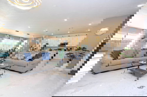 Foto 6 - Stunning 15 Suites Close to Disney