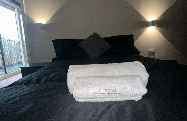 Apartment - Sleeps 4, Pets Allowed & Free Parking - Photo 2