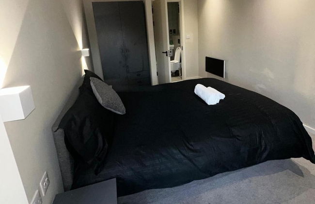 Apartment - Sleeps 4, Pets Allowed & Free Parking - Photo 3