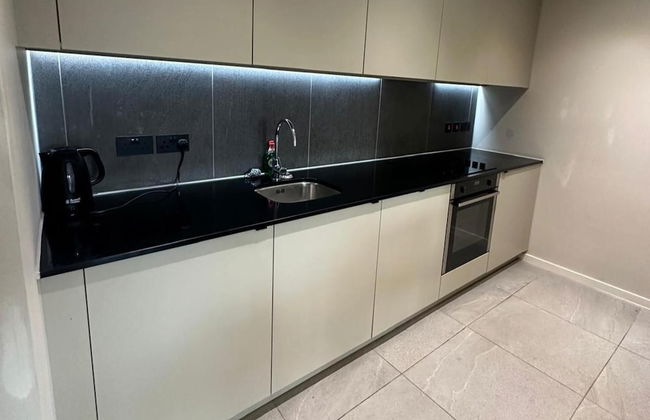 Apartment - Sleeps 4, Pets Allowed & Free Parking - Photo 6