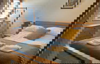 Foto 2 - Dee Valley Country Escape - Sleeps 4 & Hot Tub