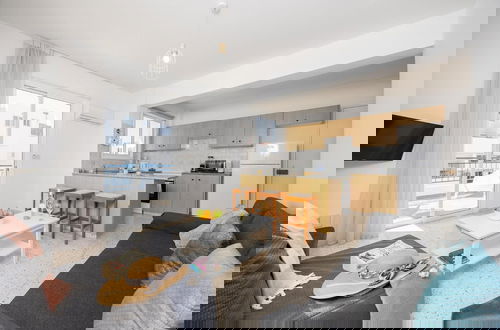 Photo 4 - GE Harbour Apartments 14