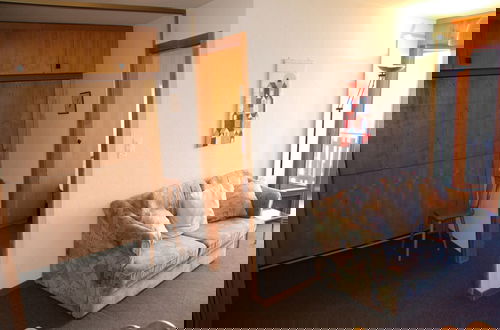 Foto 8 - Apartment With Quiet Atmosphere