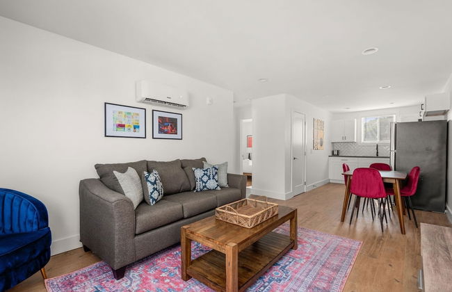 Modern Comforts Near Nashville 2 Bedroom Apts - Photo 22