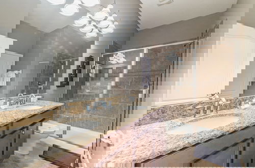Foto 17 - 9 Bedroom Harry Potter and Star Wars Villa 9 Home by RedAwning