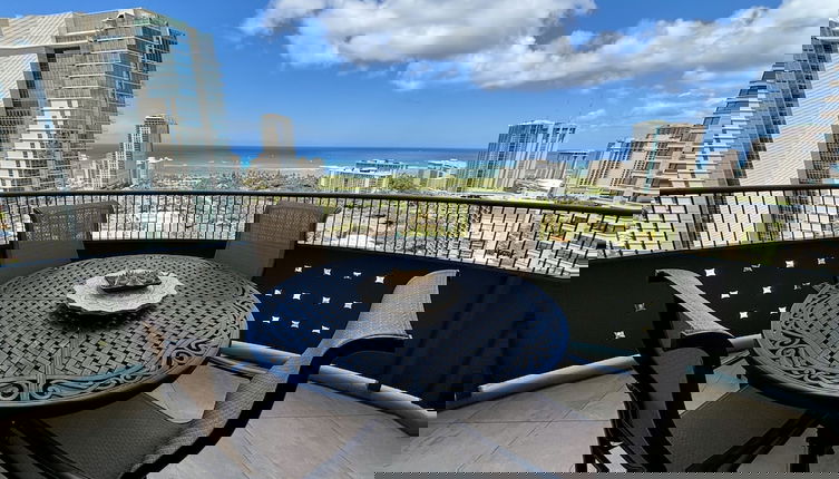 Photo 1 - Lanikea Ocean View Apartment 2 Bedroom Condo by RedAwning