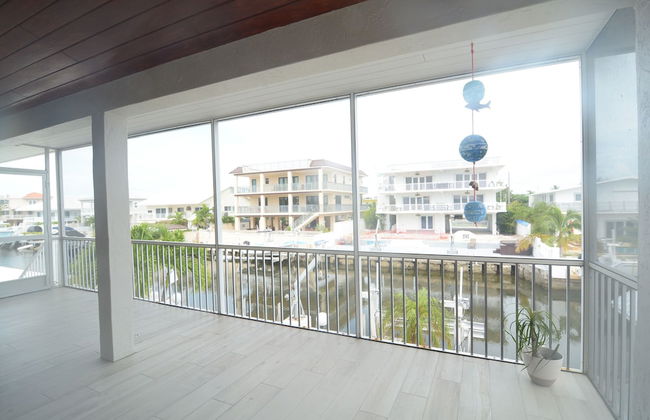 Beautiful Canal Front Home With Above Ground Pool, Dock And Fish Cleaning Station 4 Bedroom Home by RedAwning - Foto 29