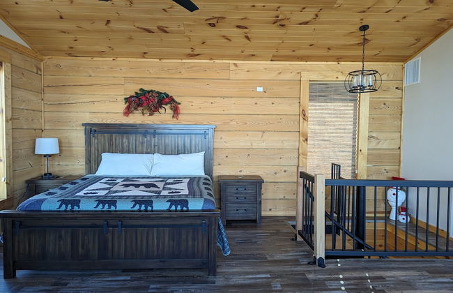 Smoky Lake Retreat 3 Bedroom Cabin by RedAwning - Photo 53