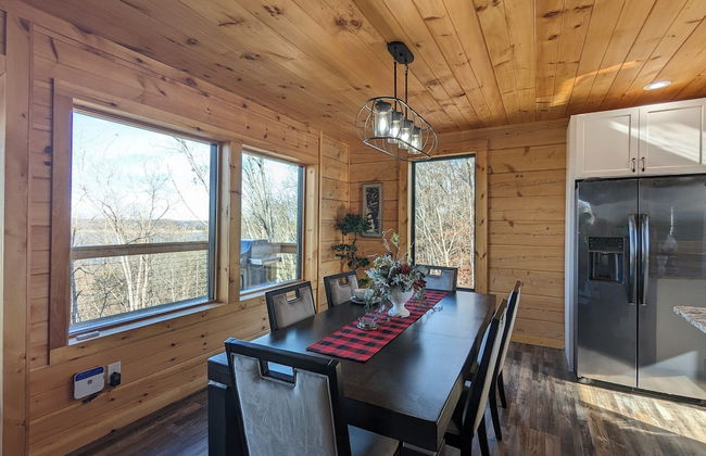 Smoky Lake Retreat 3 Bedroom Cabin by RedAwning - Photo 31