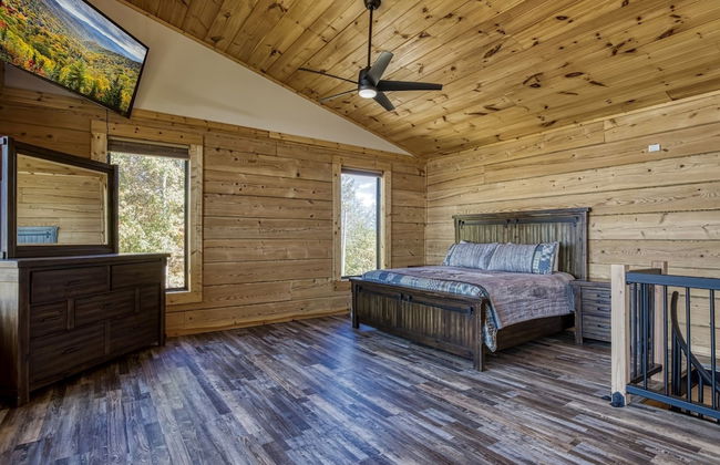 Smoky Lake Retreat 3 Bedroom Cabin by RedAwning - Photo 2
