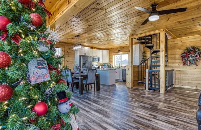 Smoky Lake Retreat 3 Bedroom Cabin by RedAwning - Photo 29