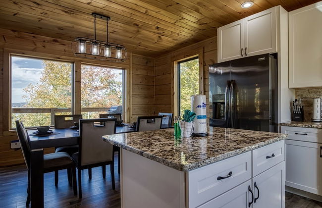 Smoky Lake Retreat 3 Bedroom Cabin by RedAwning - Photo 10