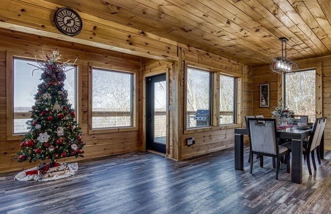 Smoky Lake Retreat 3 Bedroom Cabin by RedAwning - Photo 28