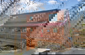 Foto 1 - Bear Hug Hideaway 2 Bedroom Cabin