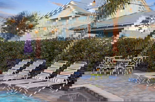 Foto 37 - Sleeps 18! 7bdr, Backyard Pool, Walk to Beach Miramar Beach Jewel by Avantstay