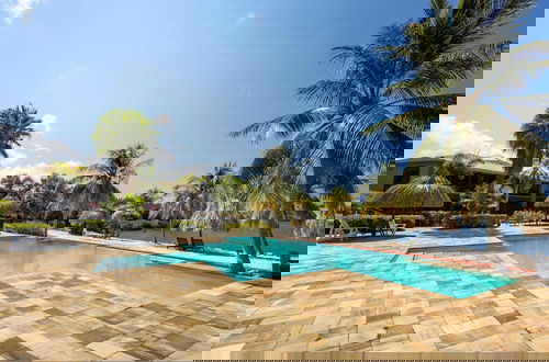 Foto 25 - Tropical Escape With Pool and Ocean Views