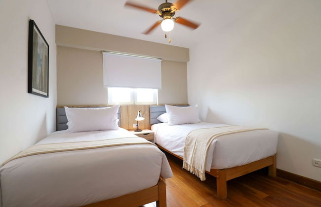 w Classy 2BR in Miraflores - Photo 19