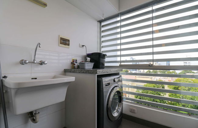 w Classy 2BR in Miraflores - Photo 30