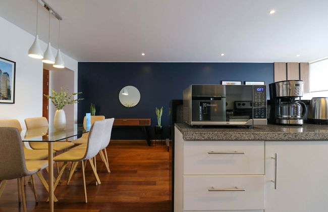 w Classy 2BR in Miraflores - Photo 15