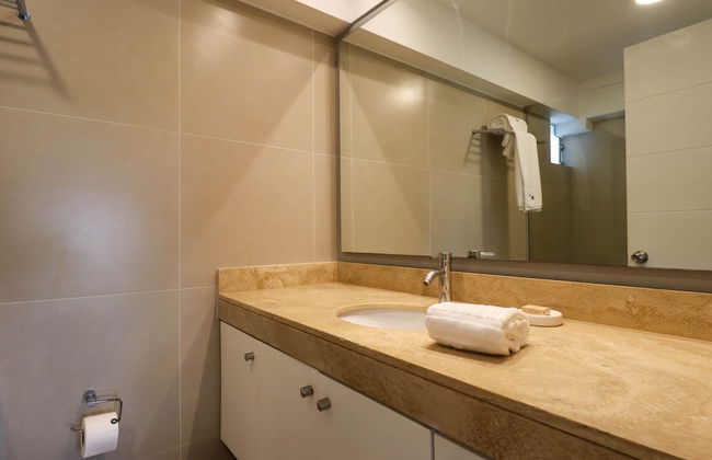 w Classy 2BR in Miraflores - Photo 28