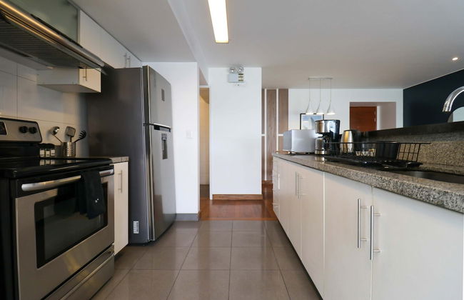 w Classy 2BR in Miraflores - Photo 13