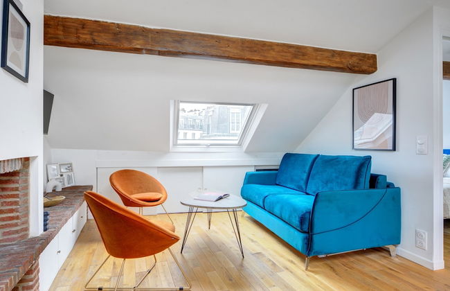 Cozy & Elegant Retreat Near Notre-Dame - Photo 1