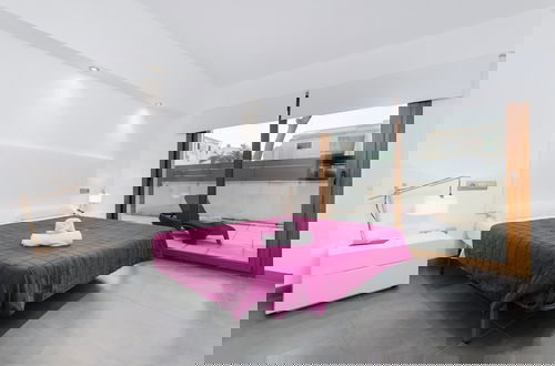 Foto 9 - Modern Holiday Home With Furniture