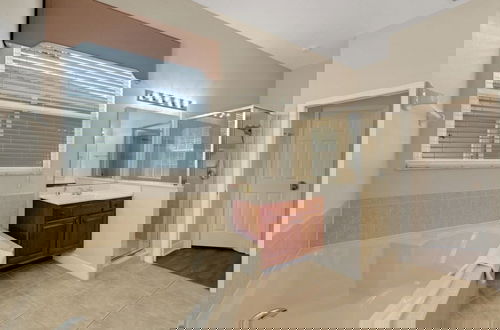 Foto 17 - Beautiful 5 Bed Pool Home In Reunion-1223ms 5 Bedroom Home by RedAwning