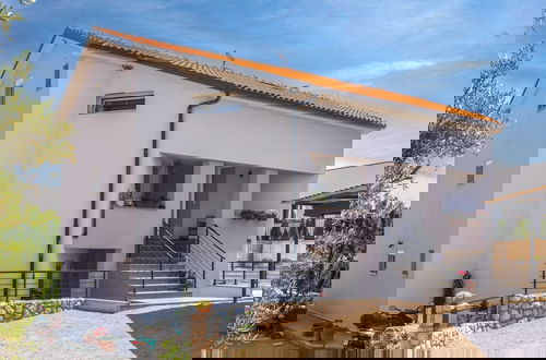 Foto 10 - Modern Apartment With Terrace and Private Parking Krk