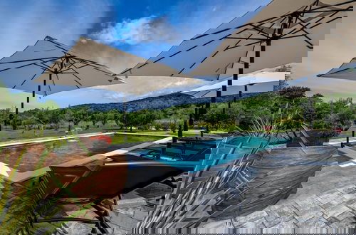 Foto 45 - Radiant and Secluded Villa With Pool