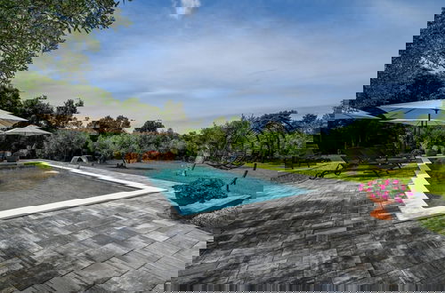 Foto 51 - Radiant and Secluded Villa With Pool