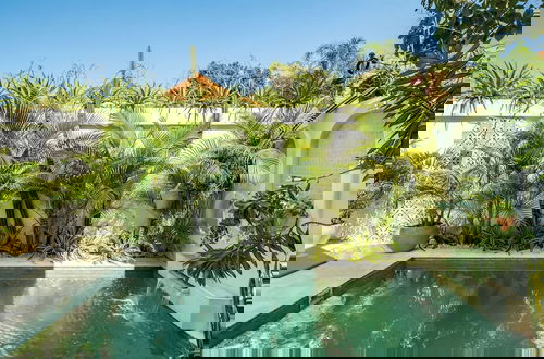 Photo 17 - Tropical 1BR Private Pool Villa, 8 mins to beach In Uluwatu