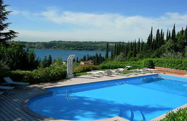Lovely Flat With Shared Pool and Amazing Lake View - Foto 11
