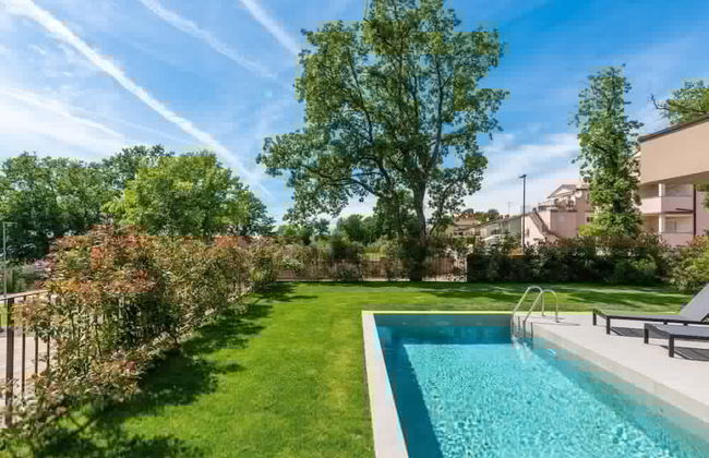 Luxury Apartment With Private Swimming Pool - Photo 24