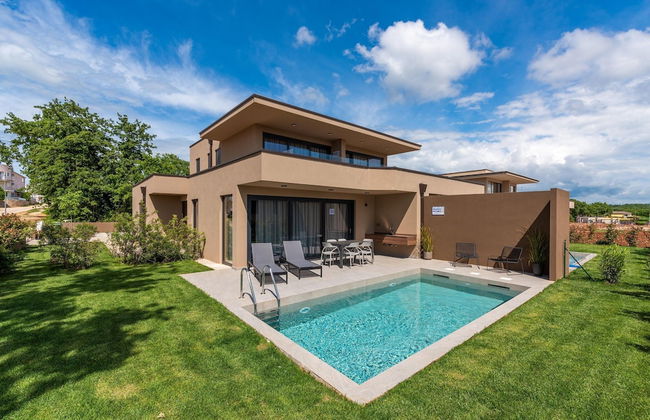Luxury Apartment With Private Swimming Pool - Photo 1