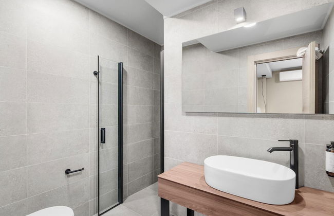 Luxury Apartment With Private Swimming Pool - Photo 21