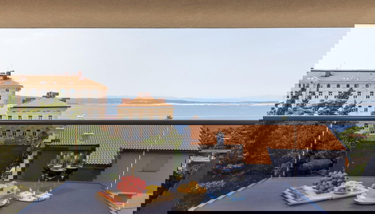 Foto 1 - Modern Home With Swimming Pool and sea View