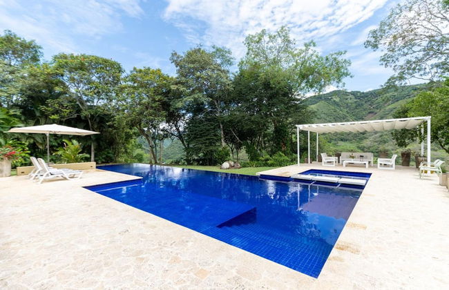 w Beautiful 4BR Villa at Mesa de Yeguas - Foto 24