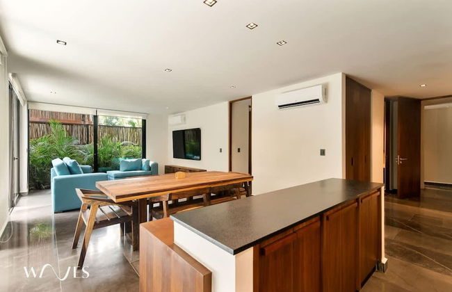 2BR w Private Pool - Steps Away From the Beach - Foto 13