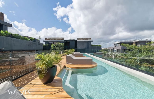 2BR w Private Pool - Steps Away From the Beach - Foto 1