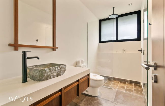 2BR w Private Pool - Steps Away From the Beach - Foto 23