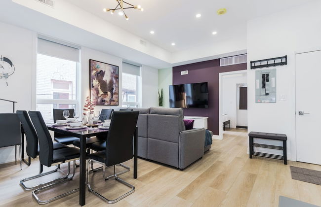 Elegant Suite—Near Kensington Market, Sleeps 8 - Photo 1