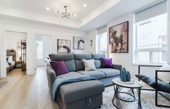 Elegant Suite—Near Kensington Market, Sleeps 8 - Photo 20