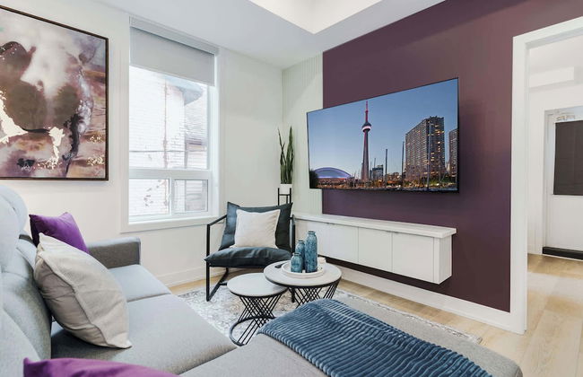 Elegant Suite—Near Kensington Market, Sleeps 8 - Photo 18