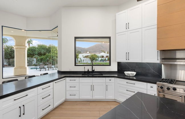 Camelback Mountain Villa Luxury in Paradise Valley - Photo 11