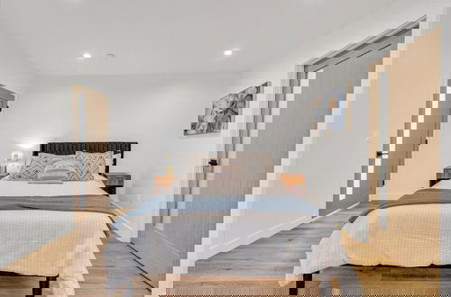 Foto 8 - Luxe Townhome | Newly-Built