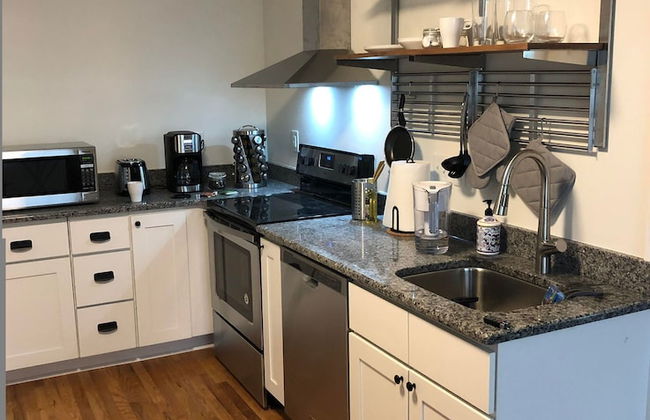 Renovated Cottage Minutes From Downtown - Foto 19