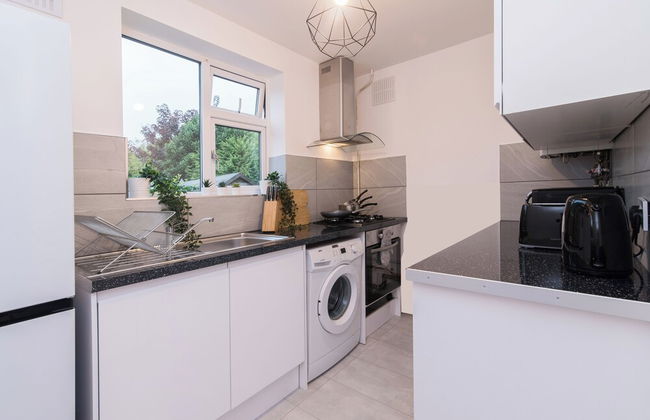 Michaelmas 2-bedroom Apartment in Coventry - Photo 6